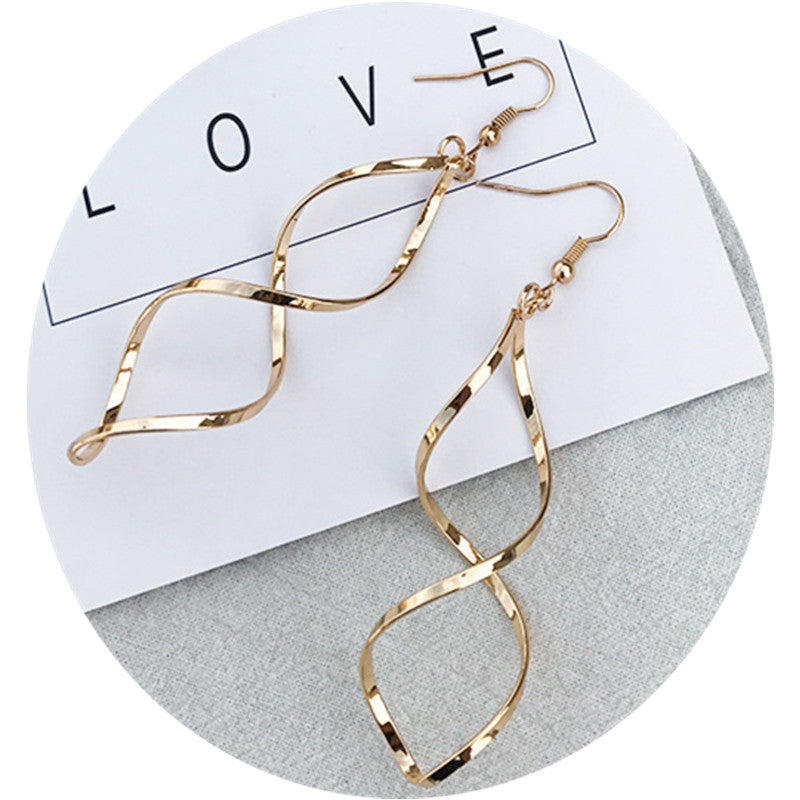 Women's Simple Geometric Spiral Wave Metal Modern Earrings