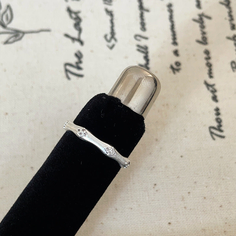 Antique Style Matte Metal Zircon Female Rings