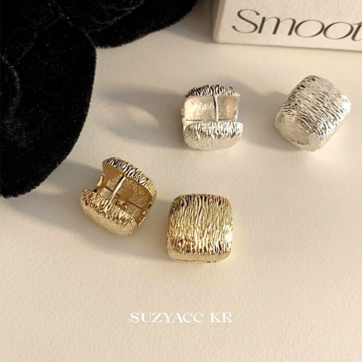 Women's Cool Style Texture Sense Small Square Ear Clip Earrings