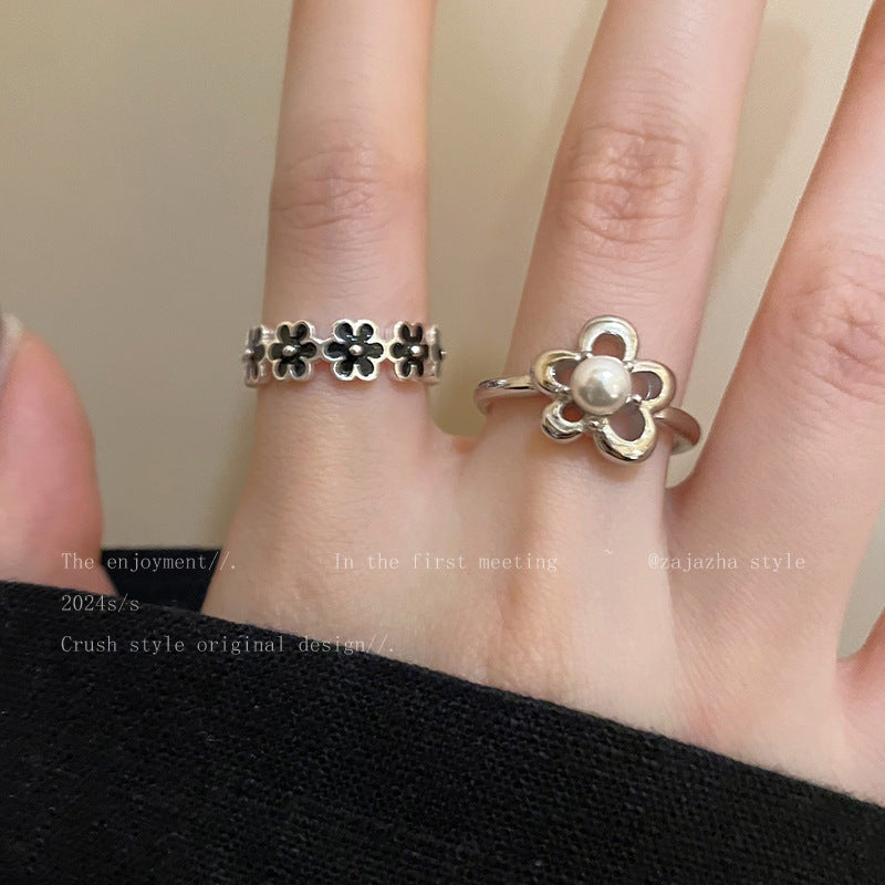 Women's Small Pearl Flowers Open Retro Temperament Rings