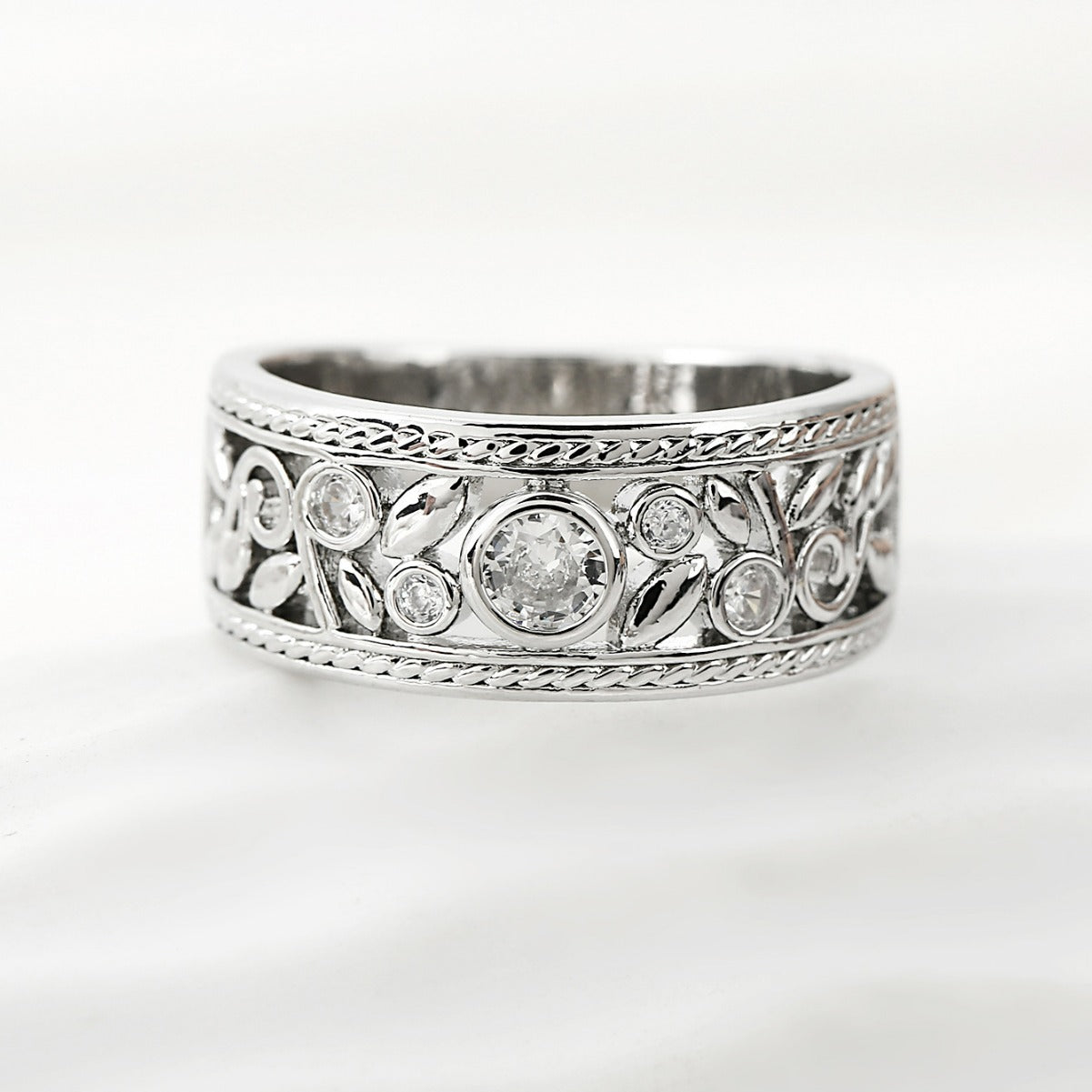 Jewelry Hollow Flower Zircon Retro Simple Rings