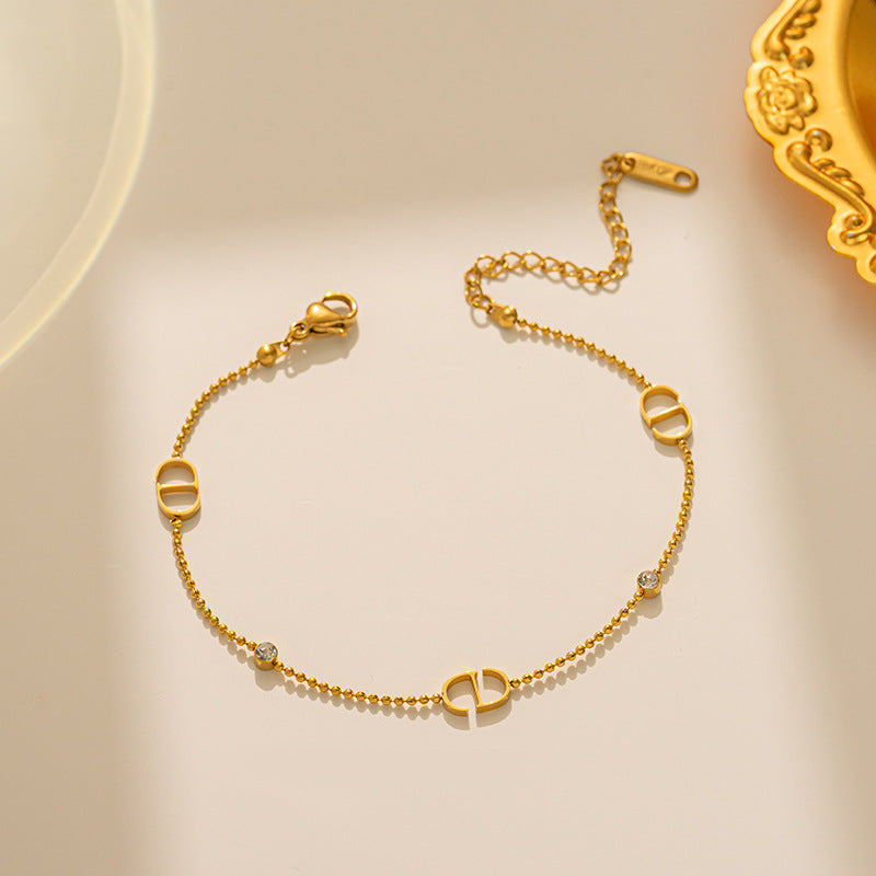 Letter Pig Nose Inlaid Brick Beads Chain Clavicle Classic Bracelets