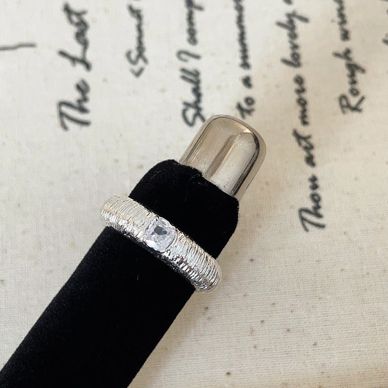 Antique Style Matte Metal Zircon Female Rings