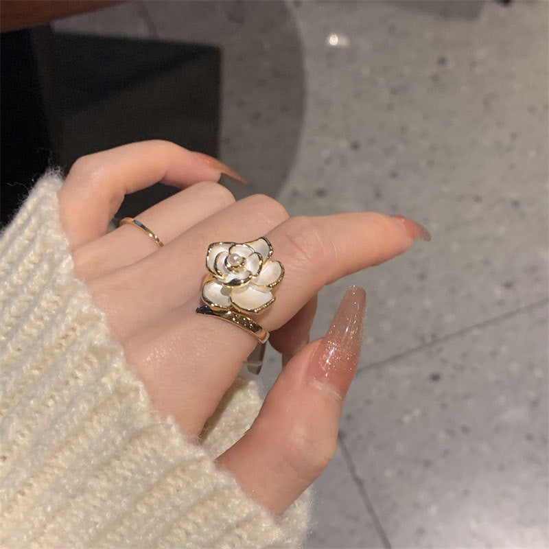World Black Camellia Female High Sense French Classic Style Rings