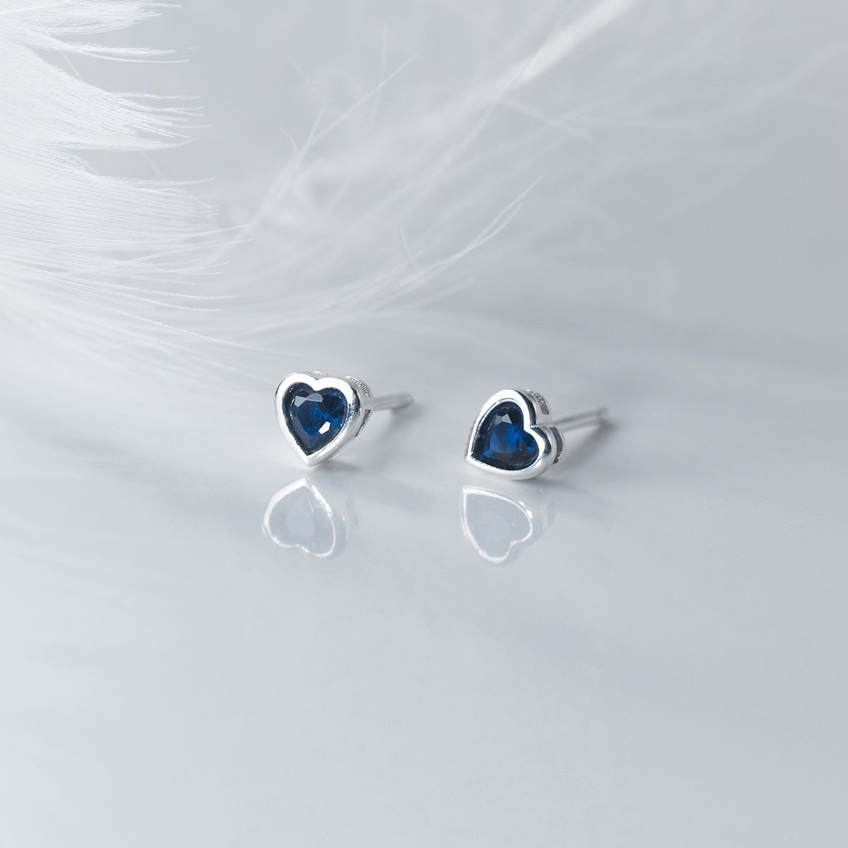Women's Love Lodge Sier Small Heart Diamond Rings