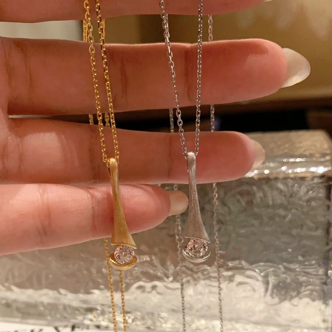 Women's Brushed Devil's Eye Light Luxury Small Necklaces