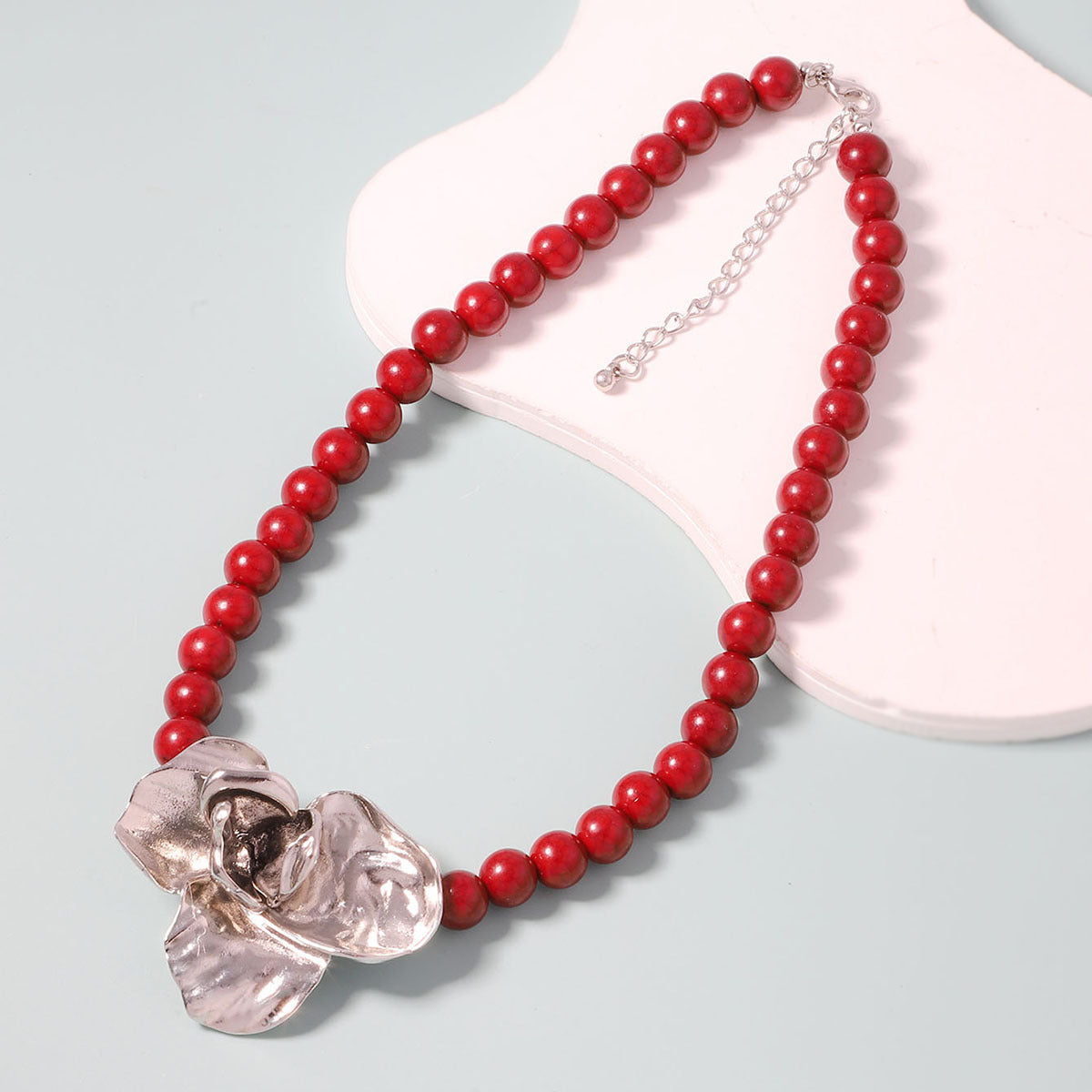 Creative Beaded Alloy Flower Simple Fashion Necklaces