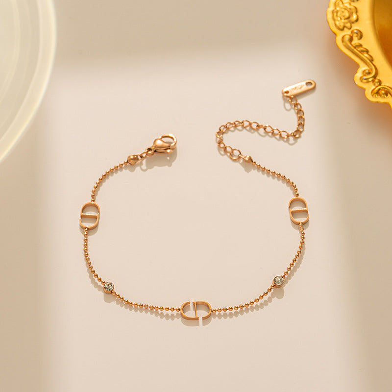 Letter Pig Nose Inlaid Brick Beads Chain Clavicle Classic Bracelets