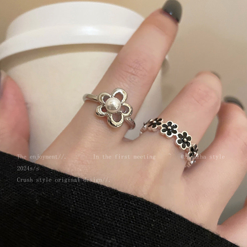 Women's Small Pearl Flowers Open Retro Temperament Rings