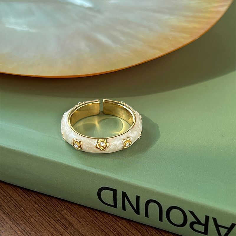 Bunny Pearl Trendy Hepburn Style Female Design Rings