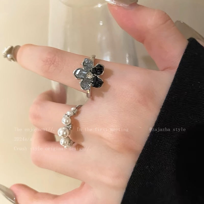 Women's Open-end Pearl Retro Style Personalized Index Finger Rings