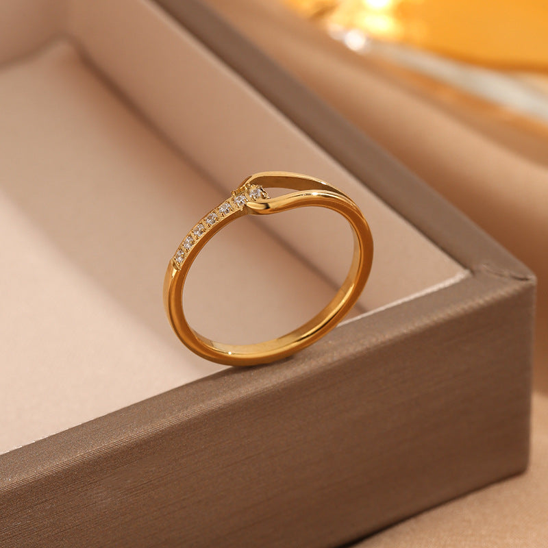 Women's Drop Hollow Out Titanium Steel No Fading Fashion Claw Rings