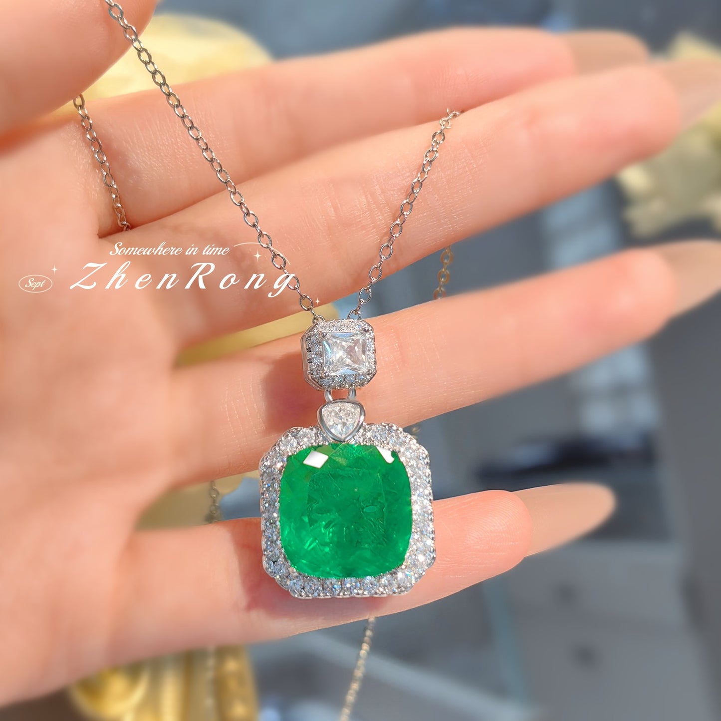 Women's Retro Luxury With Cotton Emerald Simple Inlaid High Pendants