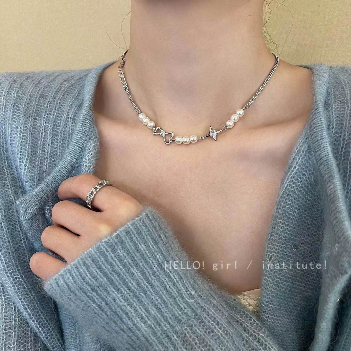 Chain Female Hot Pearl Design Light Pendants