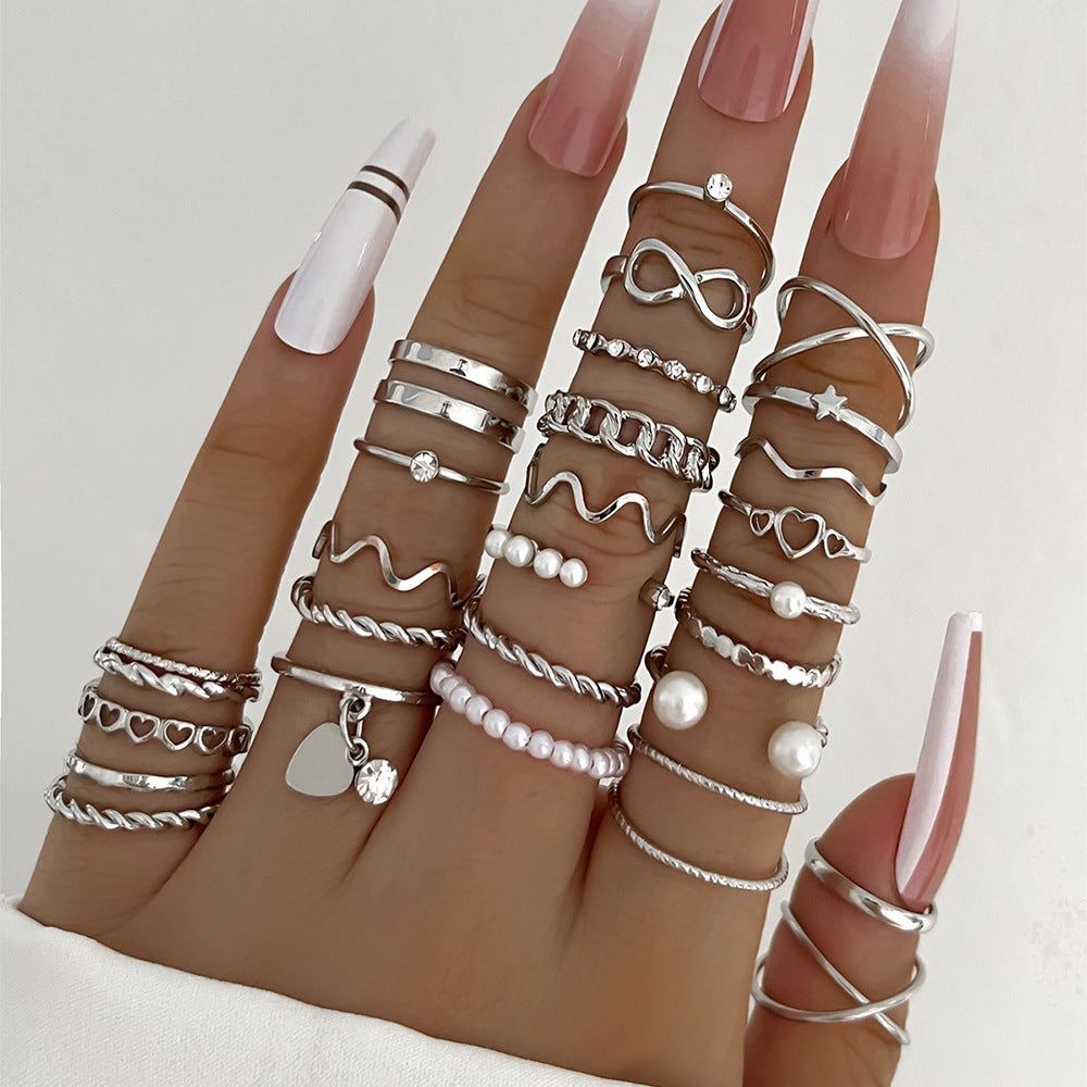 Fine Circle Female Simple Love Diamond Rings