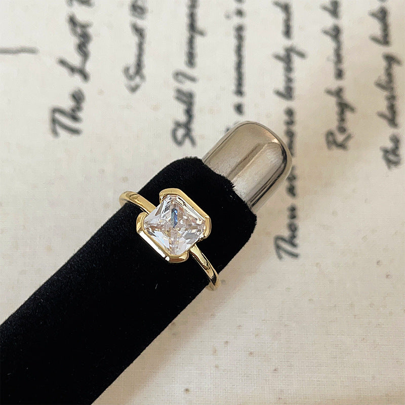 Antique Style Matte Metal Zircon Female Rings