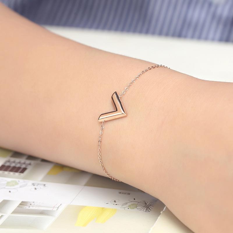 Gold Special Interest Light Luxury V-shaped Female Summer Clavicle Necklaces