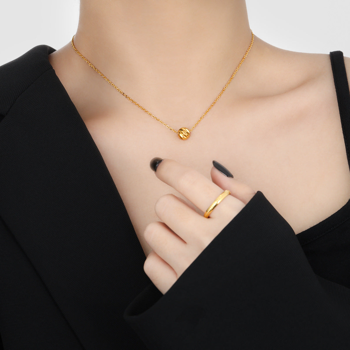 Women's Twill Batch Flower Bead Fashion Unique Gold-plated Necklaces