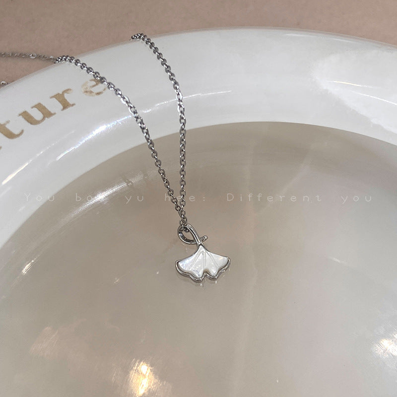 Women's Fine Light Luxury Exquisite Commuter Niche Design Clavicle Necklaces