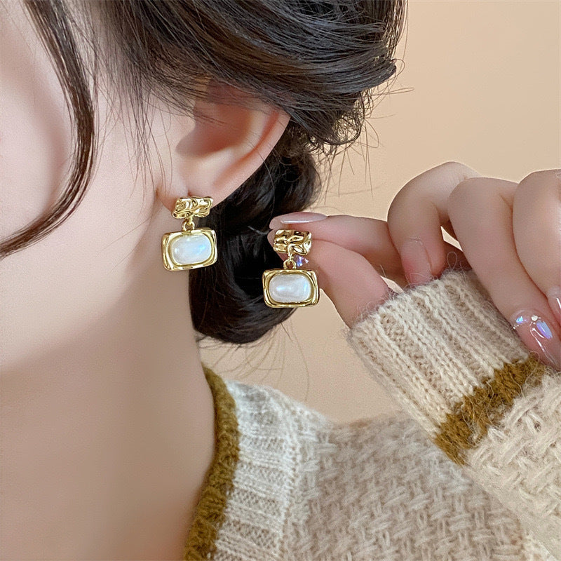 Women's Retro Geometric Square Irregular Light Luxury High-grade Earrings