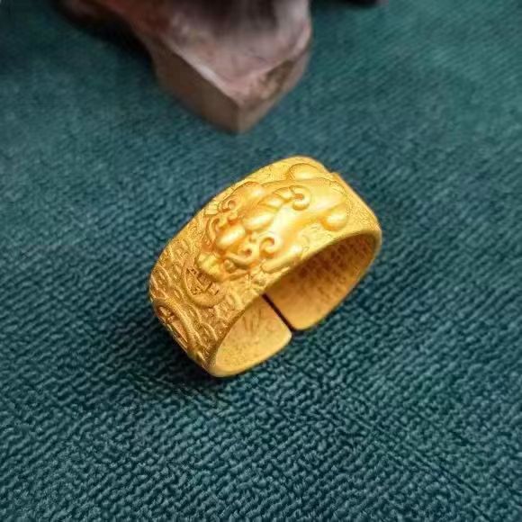 Men's Placer Gold Imitation Jade Around With Rings