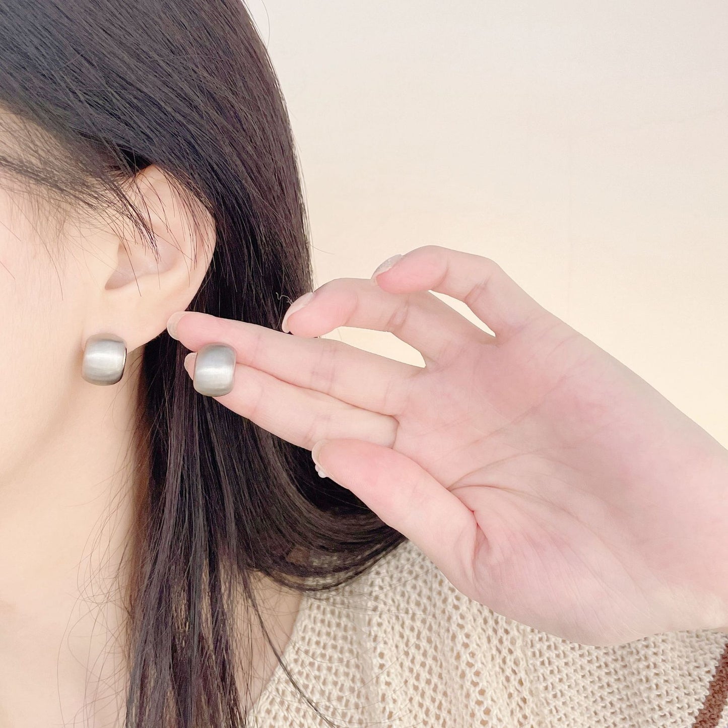 Niche Shaped Bean-shaped Simple Graceful Petite Earrings