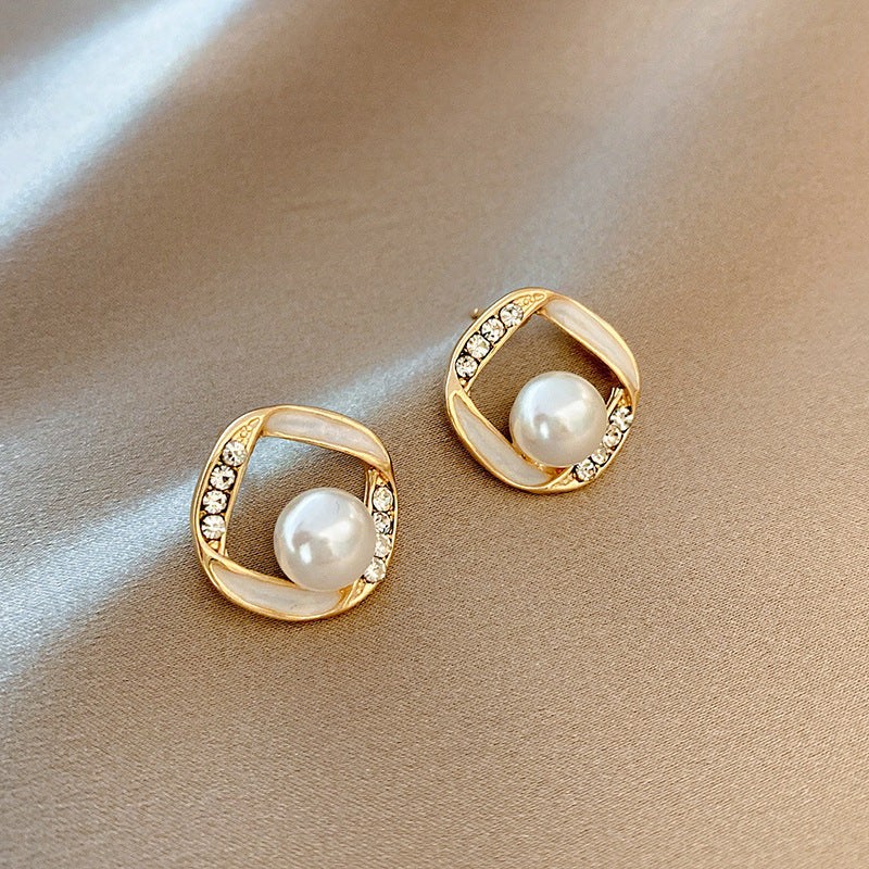 Women's Gold Plated French Entry Lux Pearl Fashion Dignified Earrings