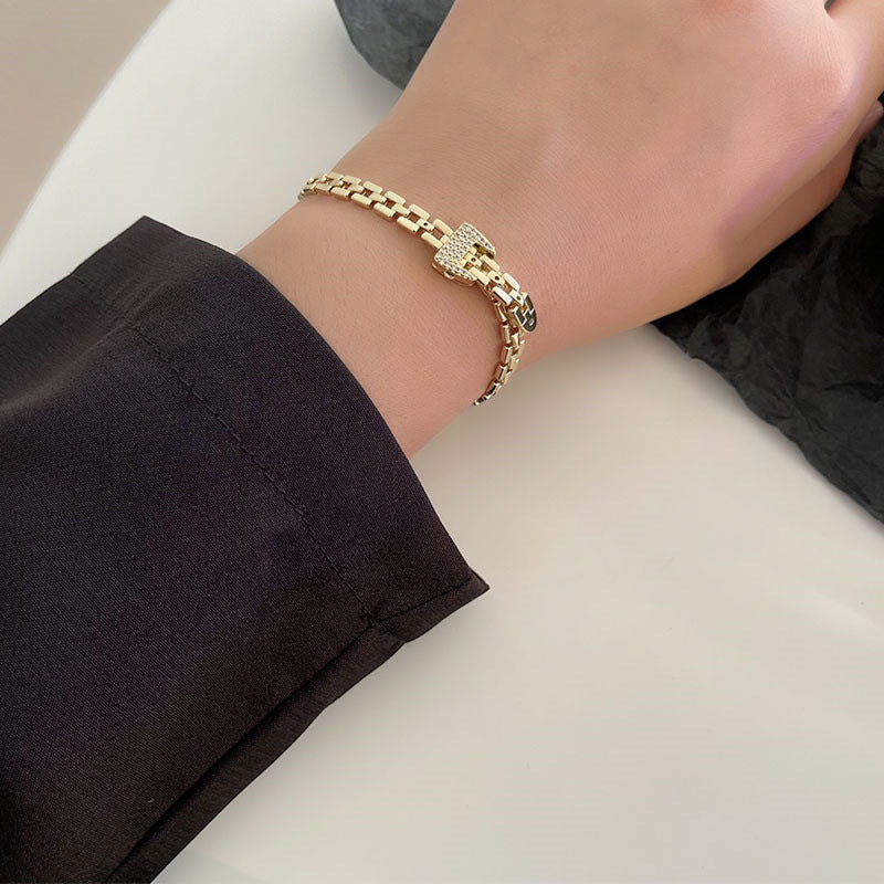 Retro High-grade Buckle Light Luxury Cold Bracelets