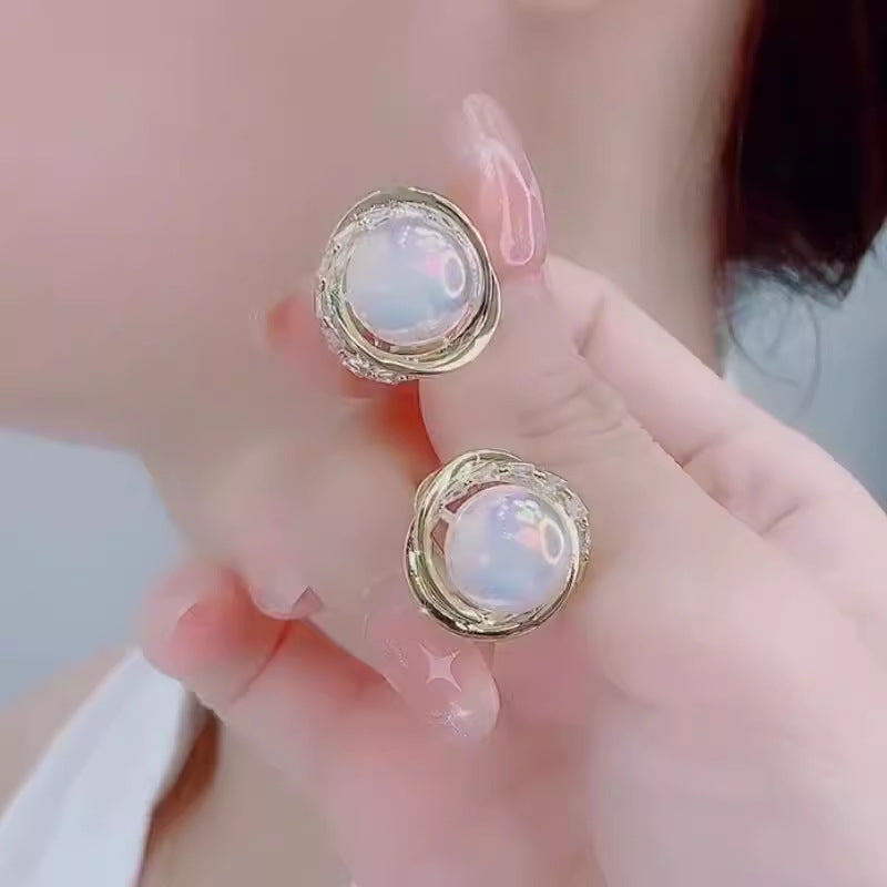 Women's Eyes Pearl Retro Fashion Sier Needle Earrings