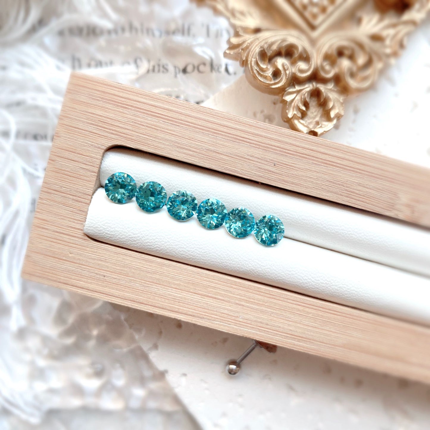 Coating Colorful Crystals Female Screw Tightening Earrings