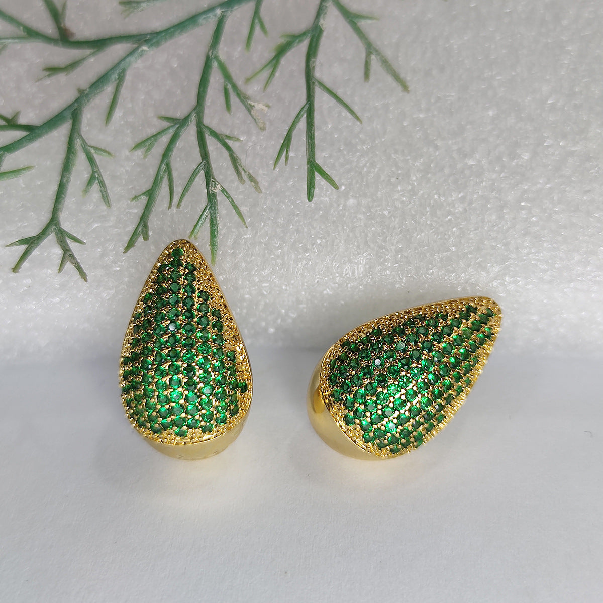 Women's Micro Inlaid Zirconium Super Flash Water Drop Ear Light Earrings