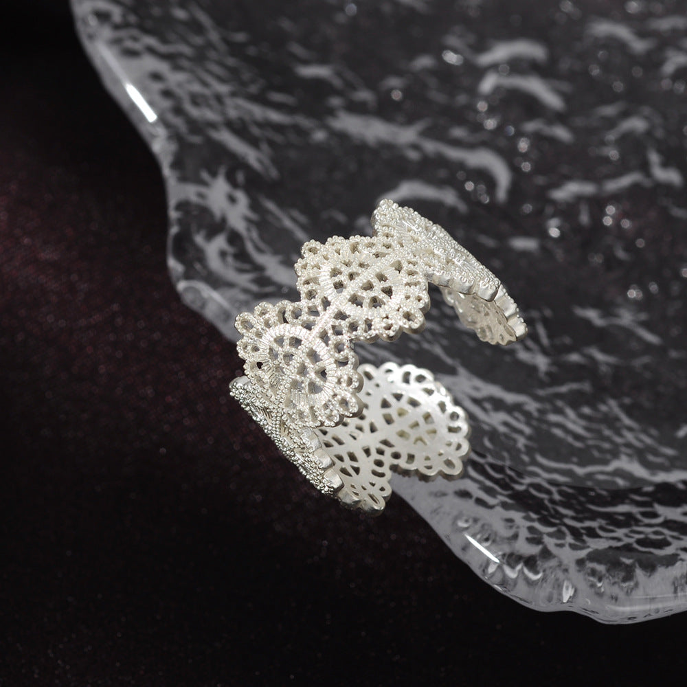 Women's Lace Hollow Metal Open-end For High Sense Rings