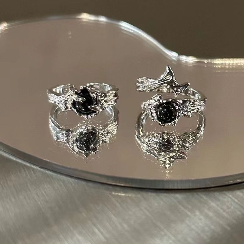 Women's & Men's Dark Style Thorn Design Texture Sense Rings