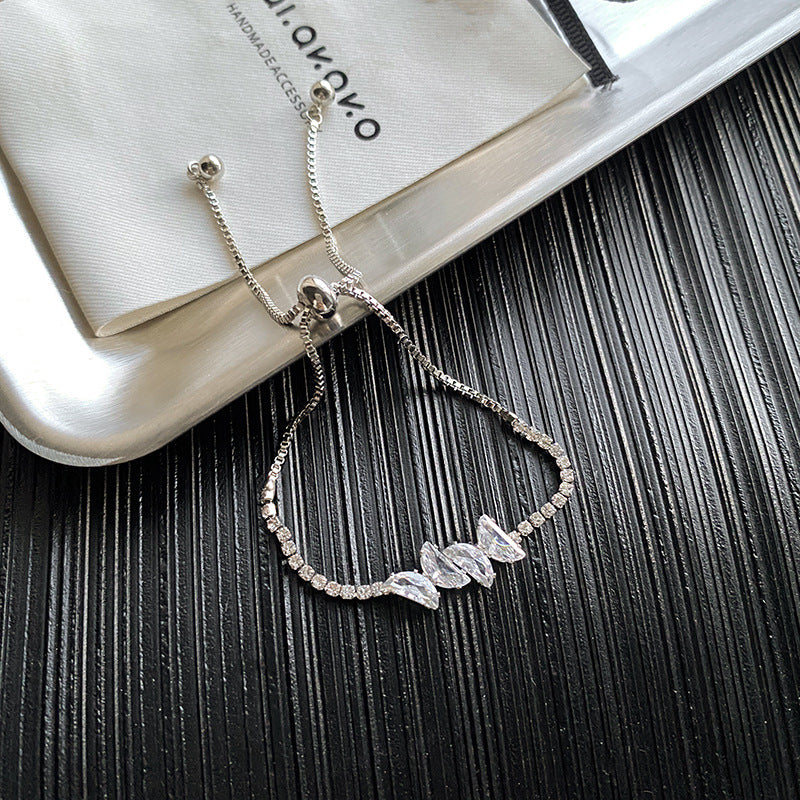 Women's Style Love Camellia High Sense Light Bracelets