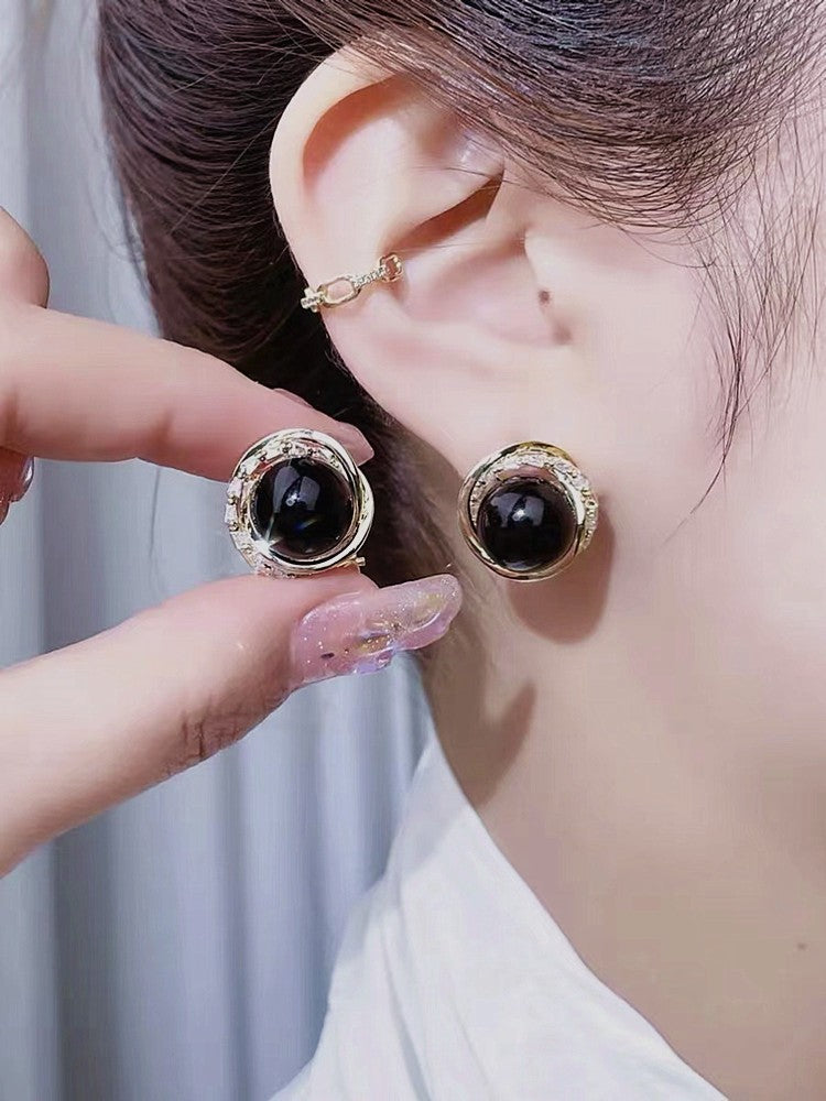 Women's Eyes Pearl Retro Fashion Sier Needle Earrings
