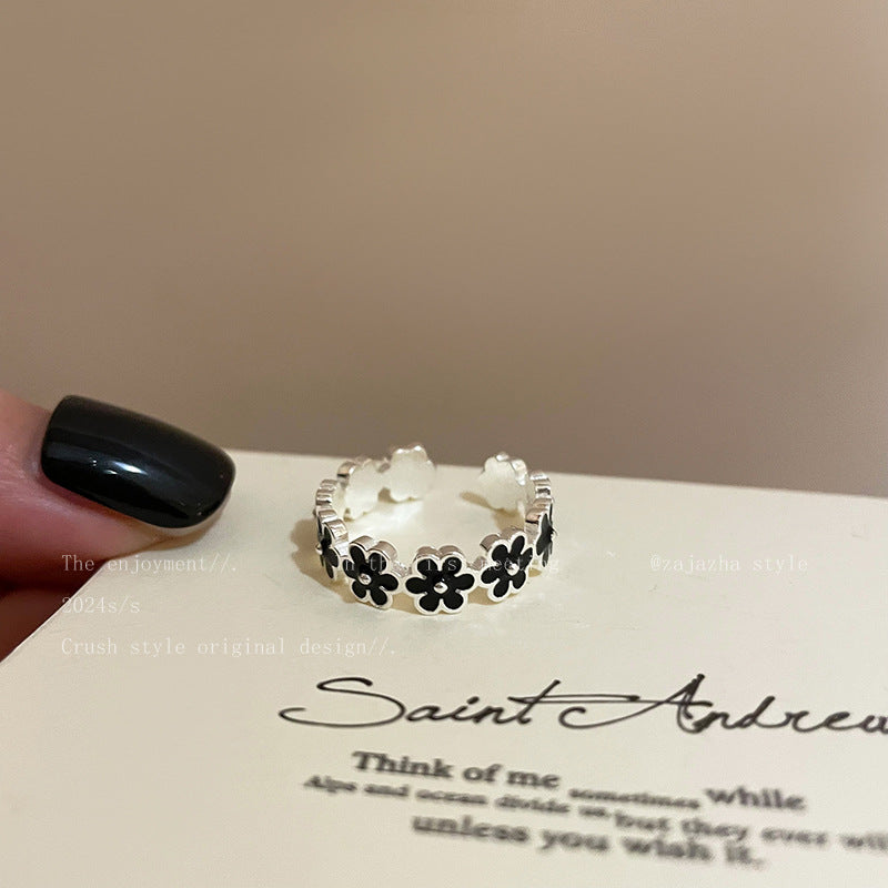 Women's Small Pearl Flowers Open Retro Temperament Rings