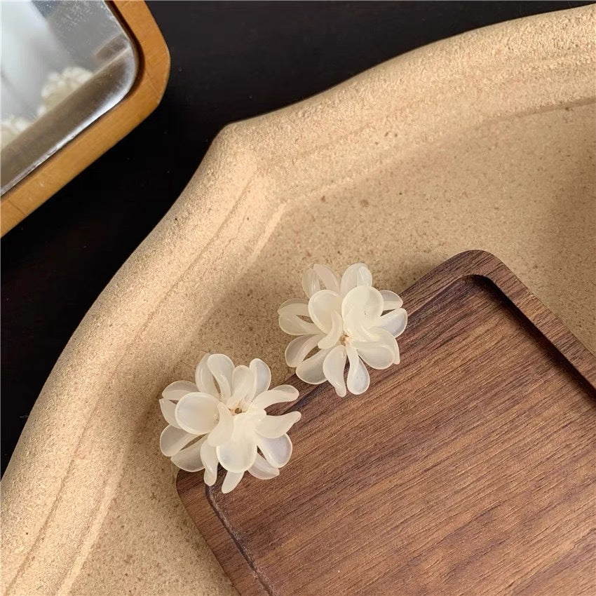 Fresh Camellia Simple Sier Super Fairy Earrings