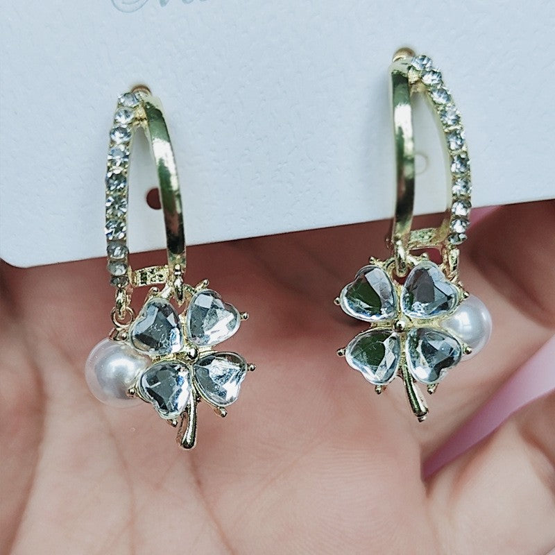 Women's Four-leaf Flower Pearl For Trendy Graceful Earrings