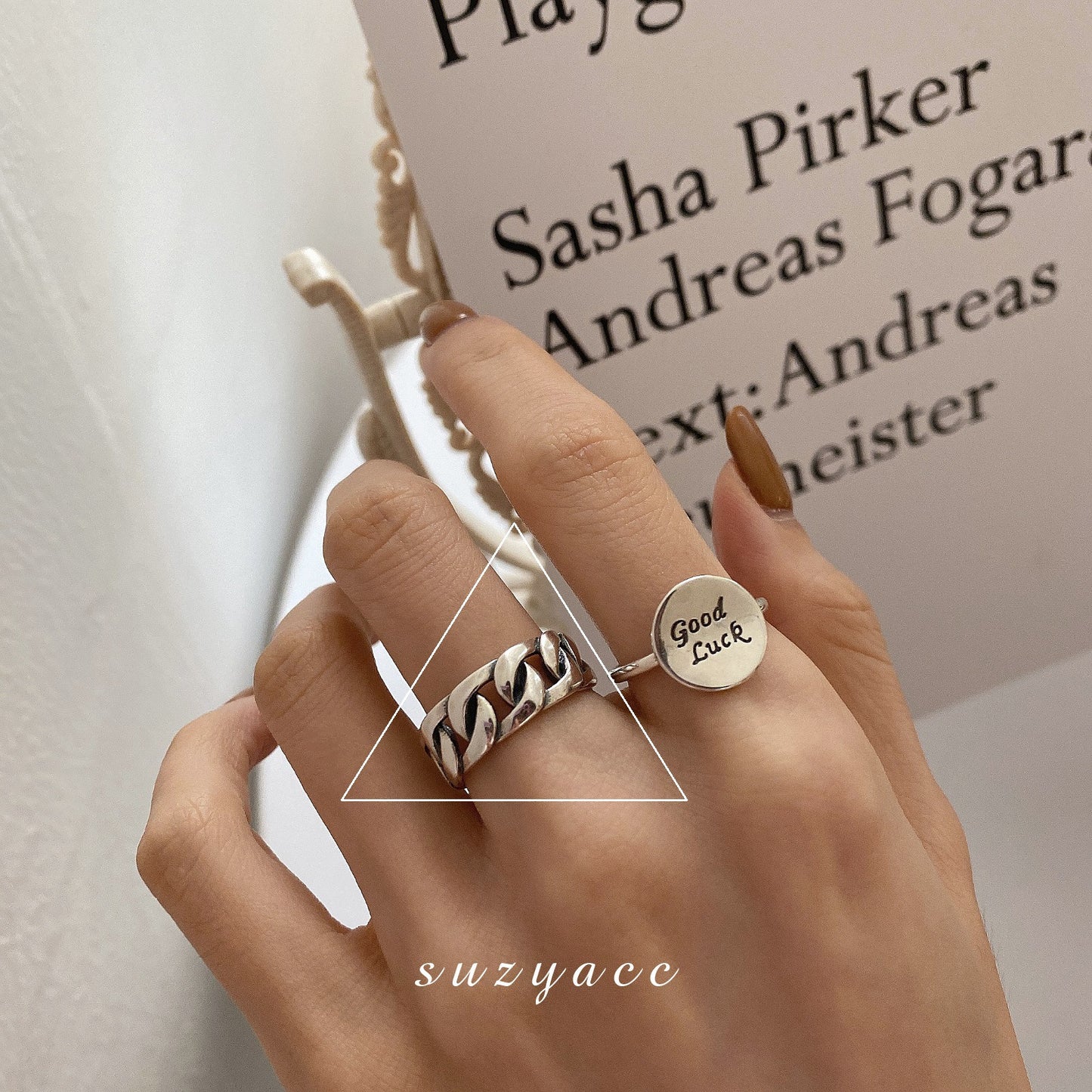 Design Female Simple Cold Style Chain Rings