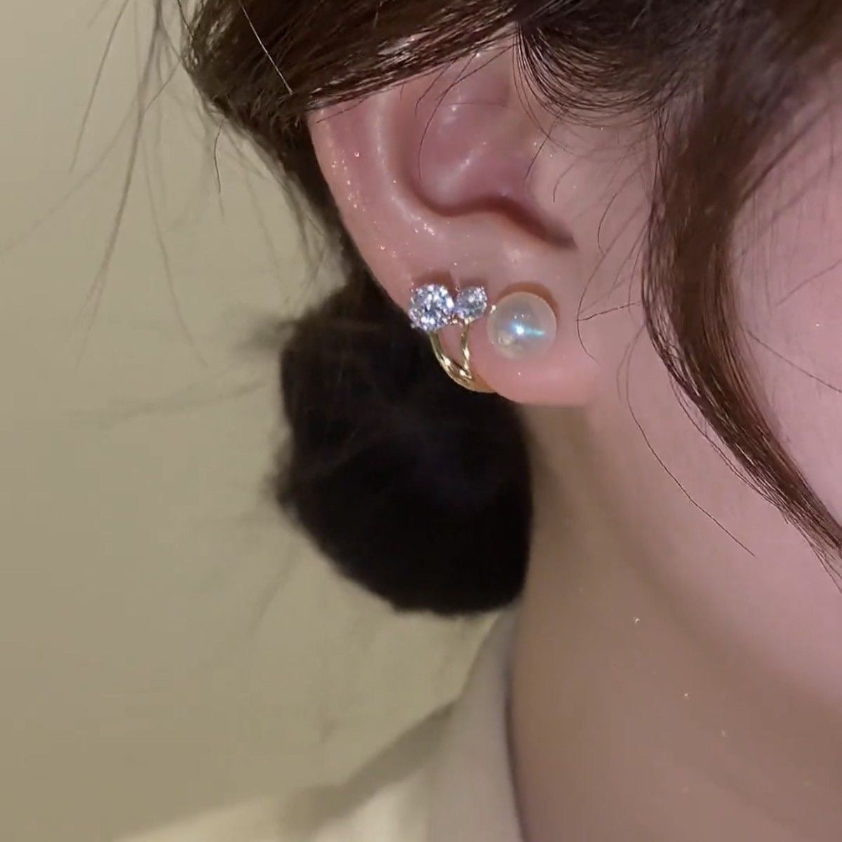 Women's Hot Mermaid Pearl Rhinestone Trendy Earrings