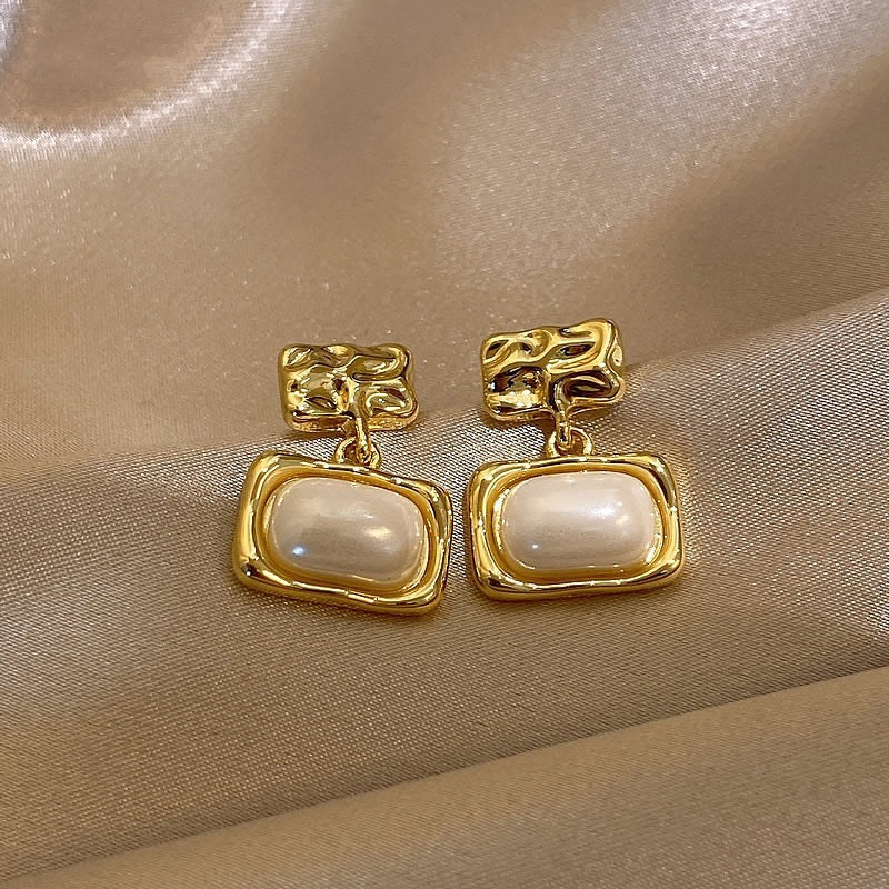 Women's Retro Geometric Square Irregular Light Luxury High-grade Earrings