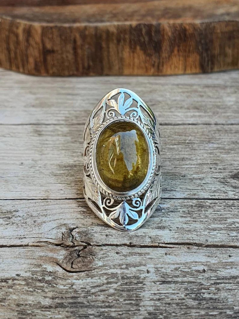He Sells Classical Stone Two-color Art Rings