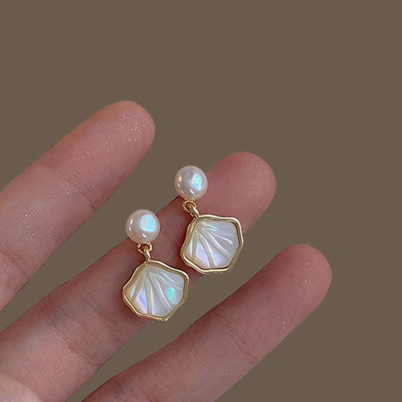 Women's Pearl Ear Clip Retro Minority High-grade Earrings