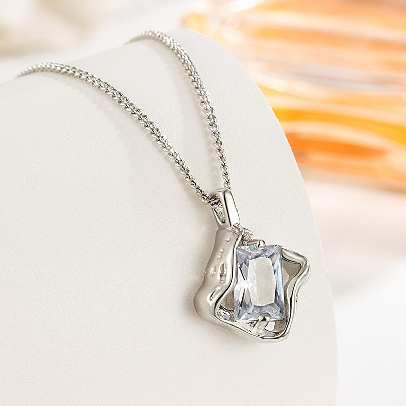 Summer High-grade Female Daily Commuter Shiny Necklaces