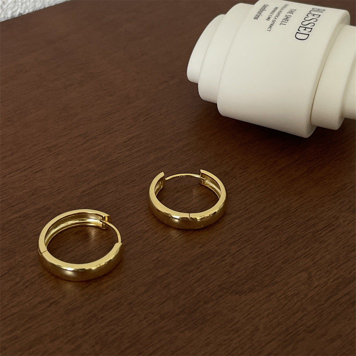 Simple Elegant Circle Ear Clip High-grade Cold Female Sier Earrings