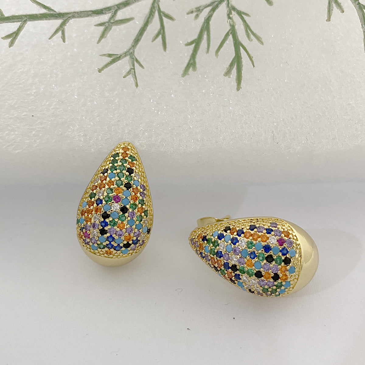 Women's Micro Inlaid Zirconium Super Flash Water Drop Ear Light Earrings