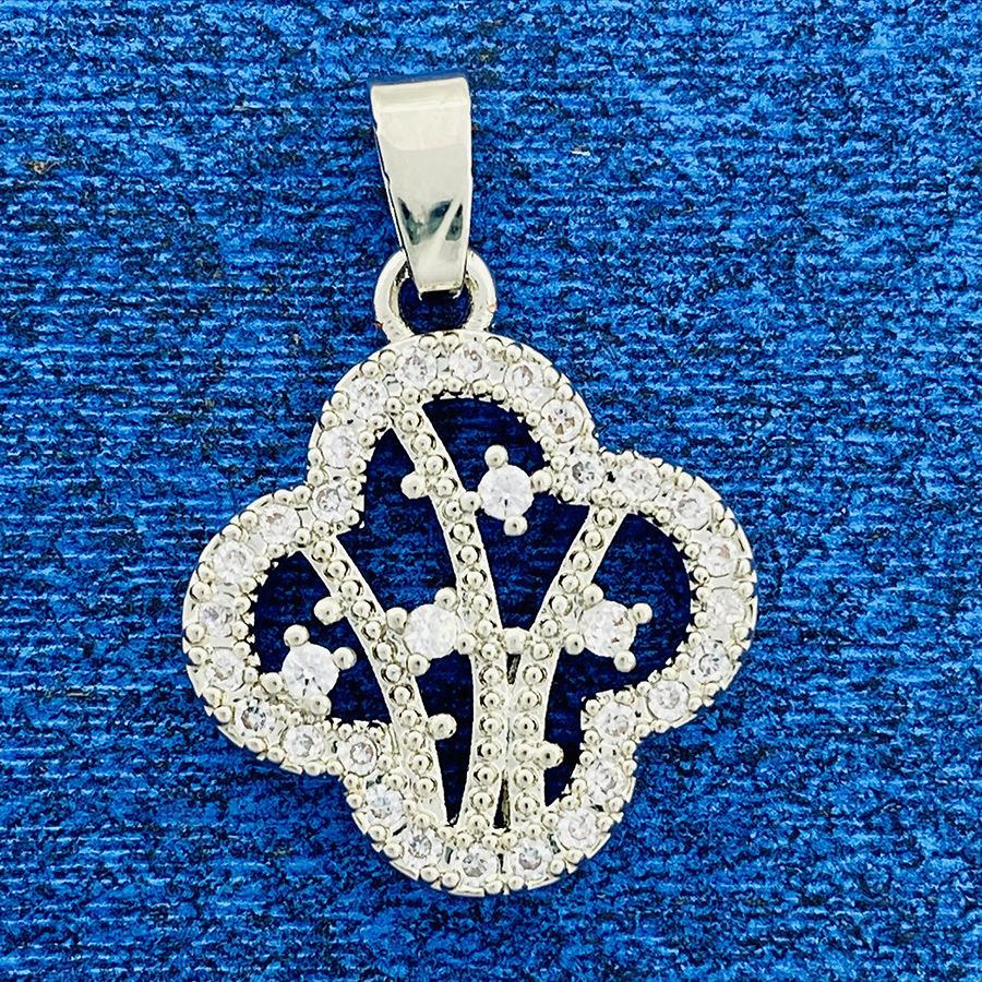 Random Match Fashion Classic Source Ornament Pendants