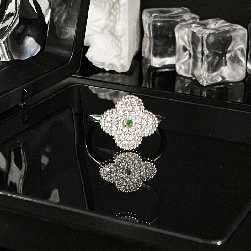 Clover Open Female Light Luxury High Sense Rings
