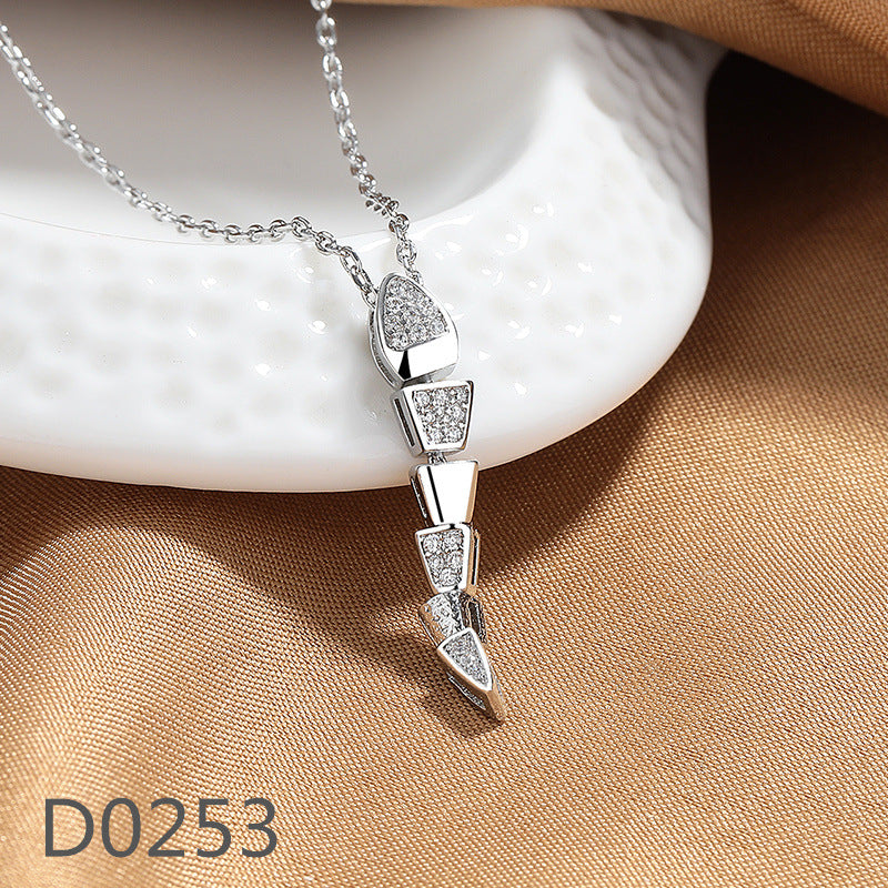 Women's Sweet Micro Inlaid Zircon Flower High-grade Necklaces