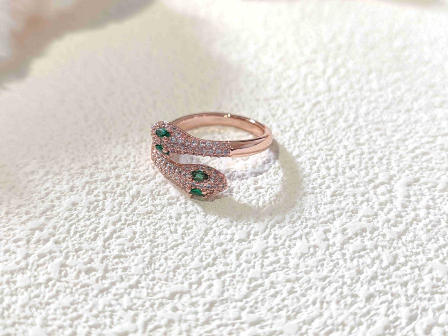 Design Niche Personality Emerald Cold Open Rings
